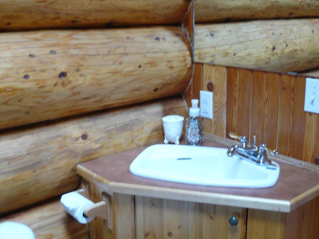 Hitching Post Resort Kelowna Room photo