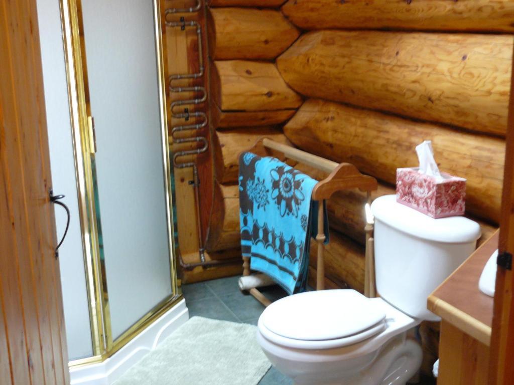 Hitching Post Resort Kelowna Room photo