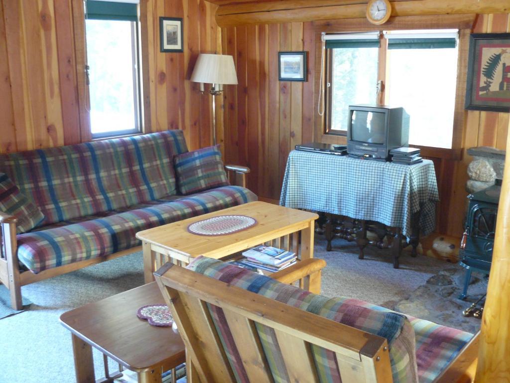 Hitching Post Resort Kelowna Room photo