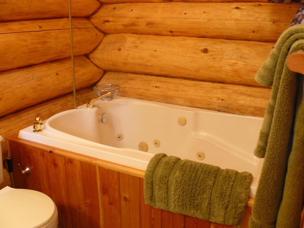 Hitching Post Resort Kelowna Room photo