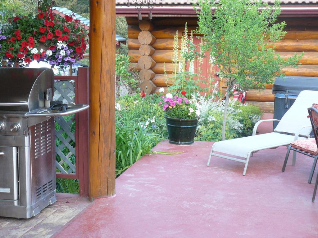Hitching Post Resort Kelowna Room photo