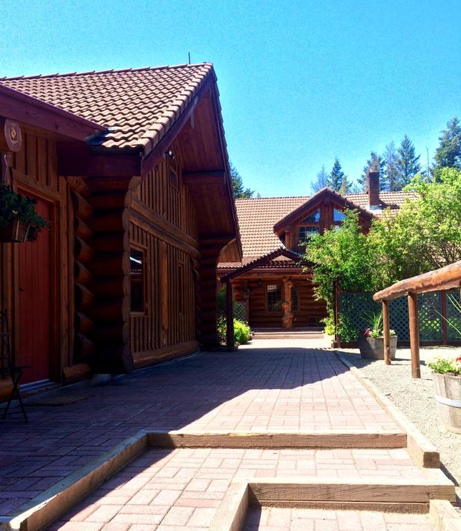 Hitching Post Resort Kelowna Exterior photo